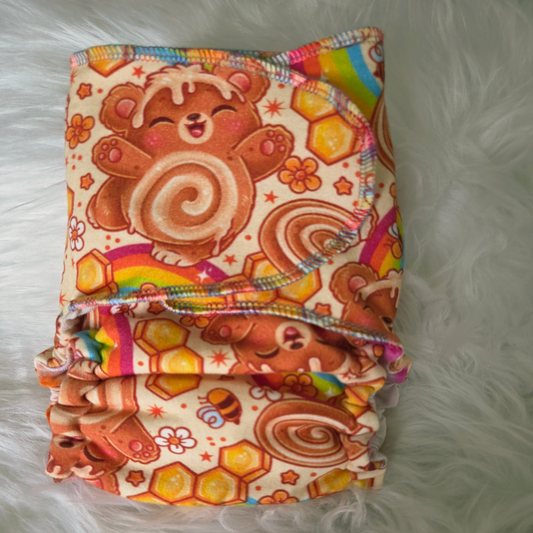 "Honey Bear" Reversible Extended One Size Fitted